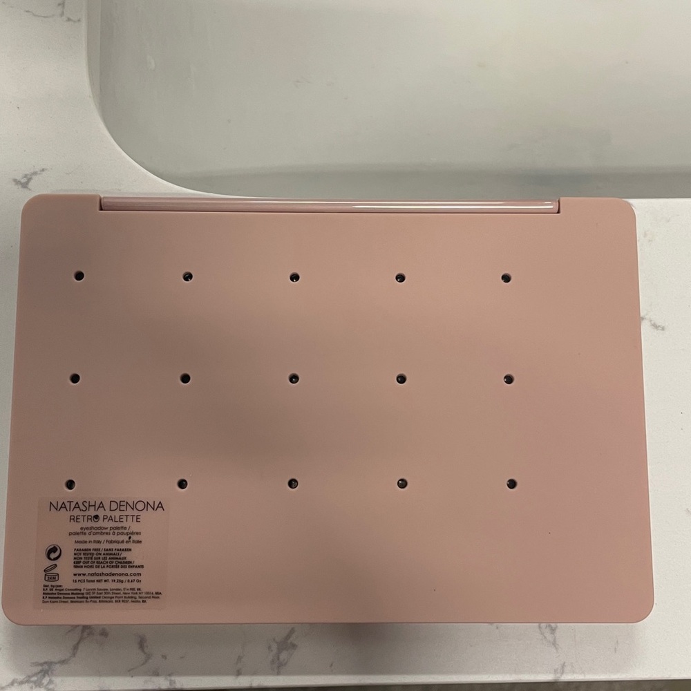Natasha Denona Retro and Glam palette. - Picture 4 of 8